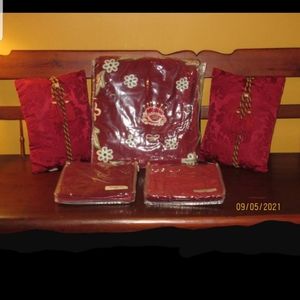 Museum of New Mexico Traditions Embroidered Swedish Red Velvet Duvet Set